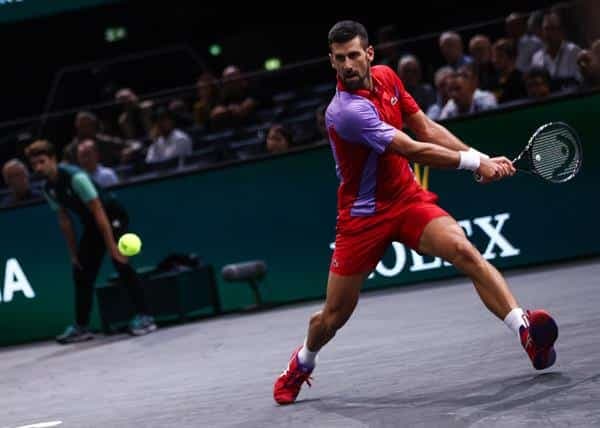 Djokovic doblega la resistencia de Etxeberry camino de su séptimo triunfo en París