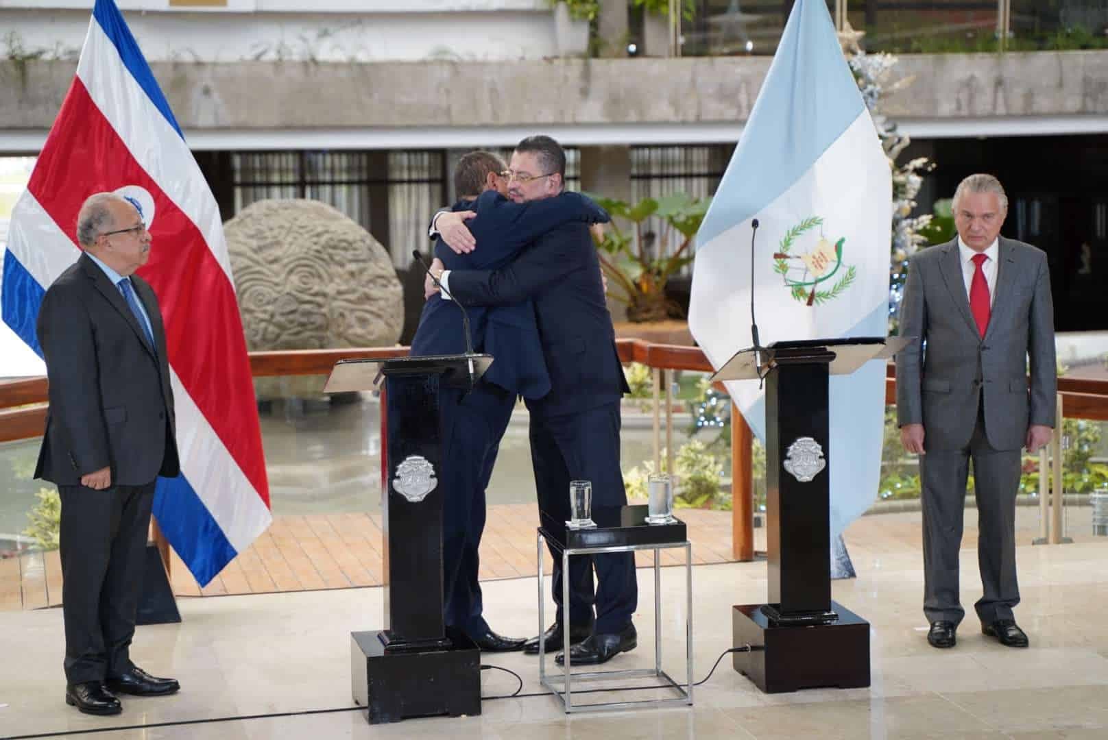 Bernardo Arévalo y Rodrigo Chaves