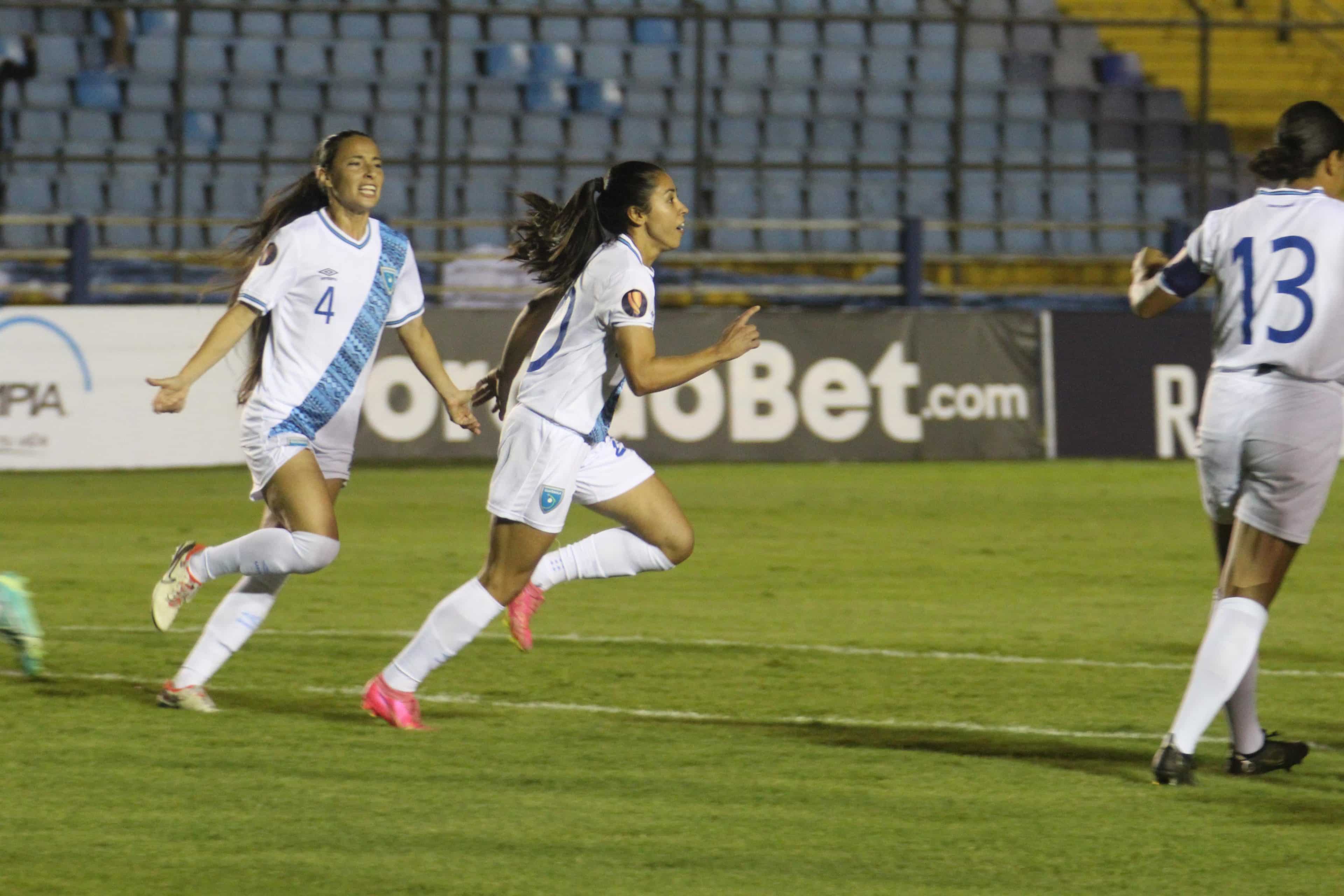 Ana Lucía Martinez en una acción del juego ee la Selección de Guatemala ante Jamaica por la clasificatoria a Copa Oro W de la Concacaf