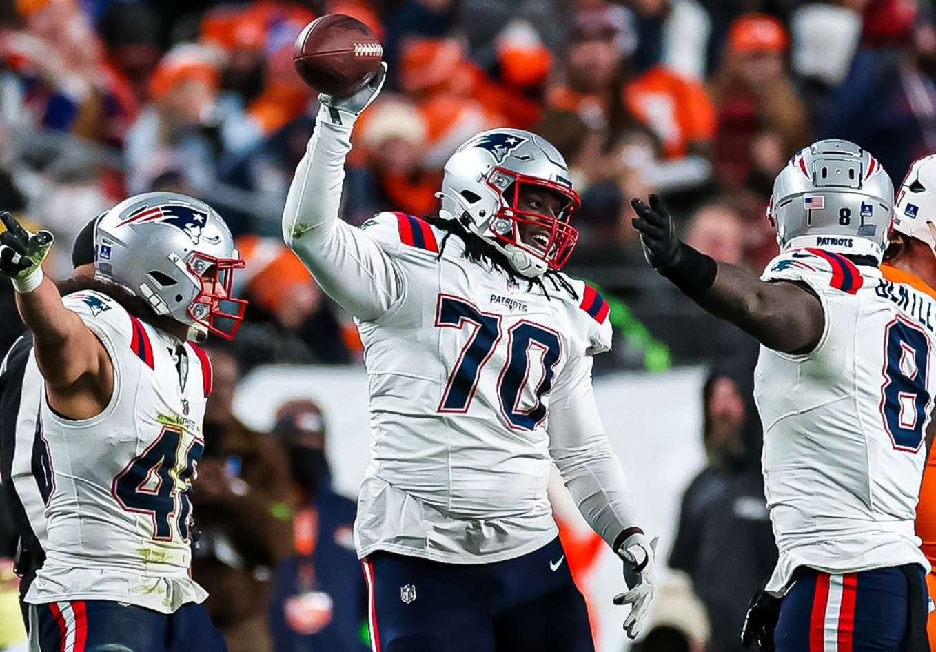 Los New England Patriots, en un partido muy emocionante hasta el último momento, vencieron por sorpresa por 23-26 a los Denver Broncos para cerrar una Nochebuena en la NFL también de sonrisas para los Miami Dolphins y los Detroit Lions.