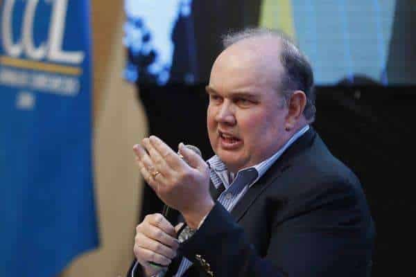 Fotografía de archivo fechada el 8 de septiembre de 2022 del entonces candidato a la alcaldía de Lima Rafael López Aliaga durante un debate en Lima (Perú). EFE/ Paolo Aguilar