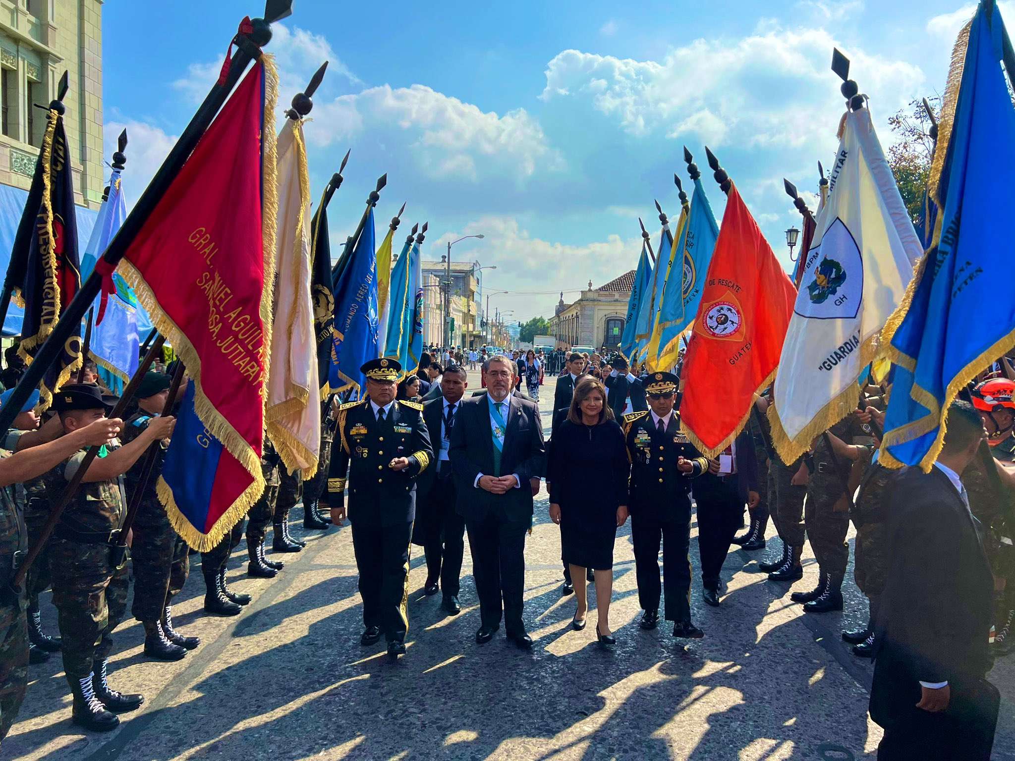 El Ejército de Guatemala le rindió honores la mañana de lunes 15 de enero al presidente Bernardo Arévalo como parte de la primera agenda de su mandato.