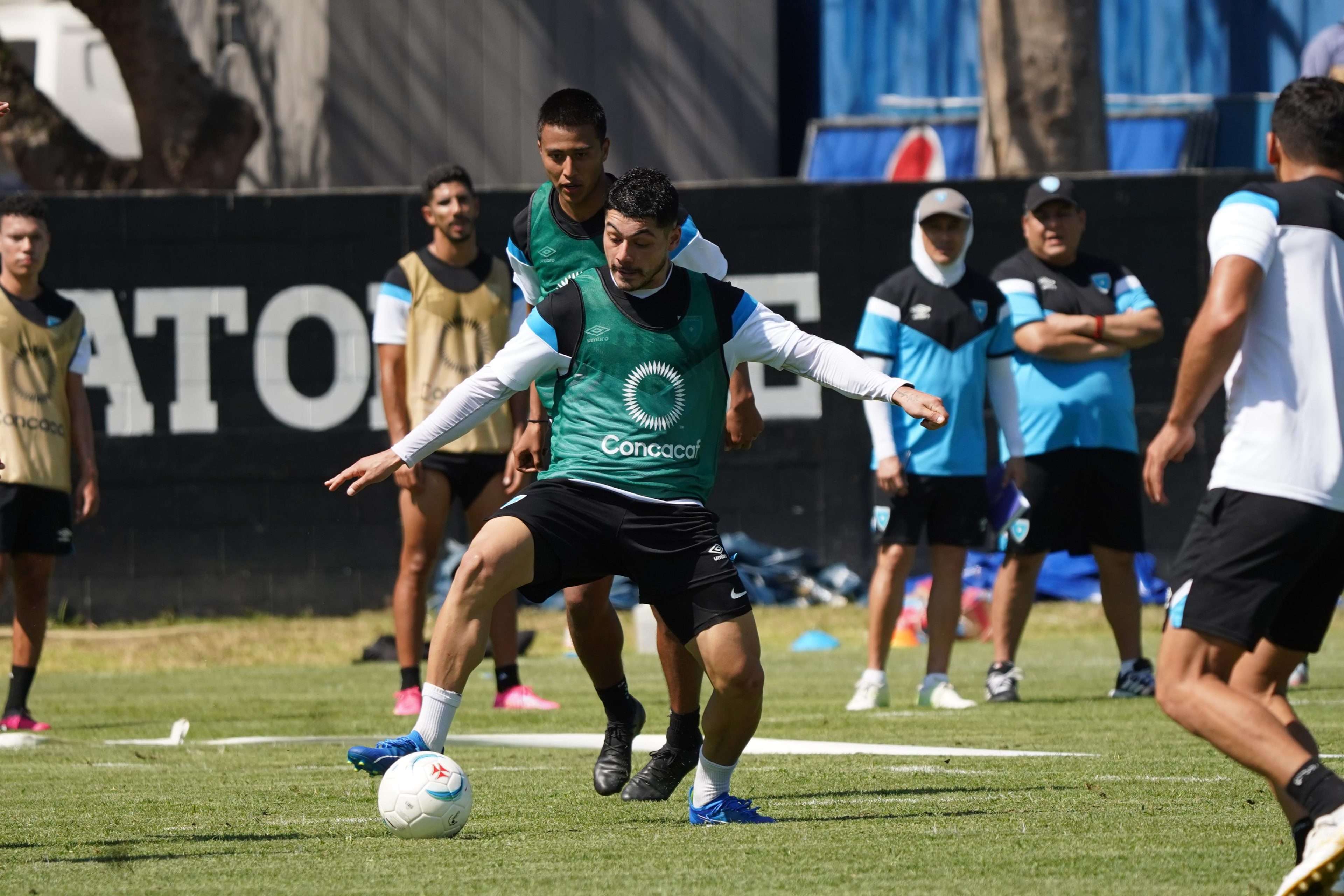 Selección de Guatemala cumple con otra práctica pensando en el duelo contra Islandia