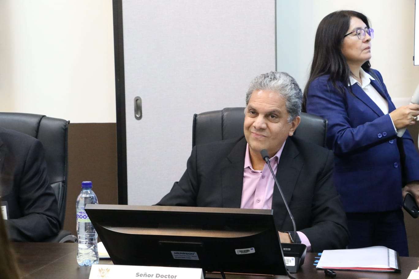 ¿Qué dijo el Ministro de Salud sobre la suspensión de clases por la enfermedad neurológica aguda?