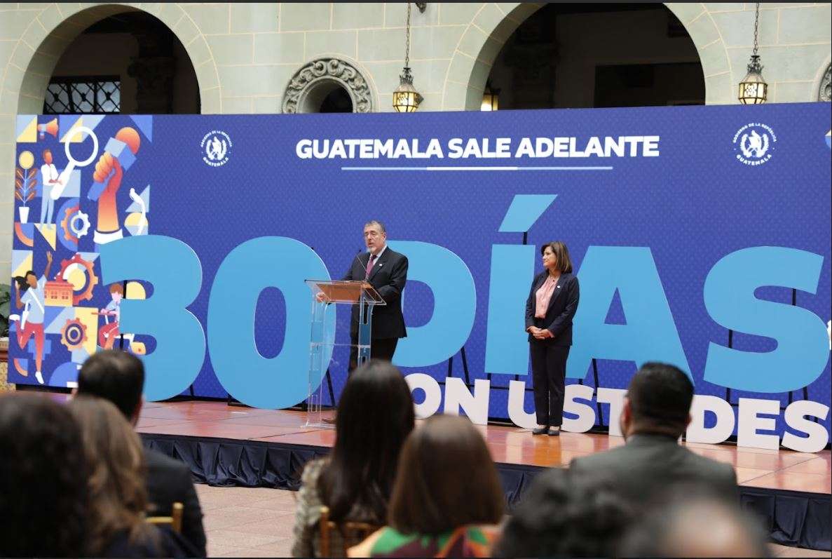 Bernardo Arévalo y Karin Herrera