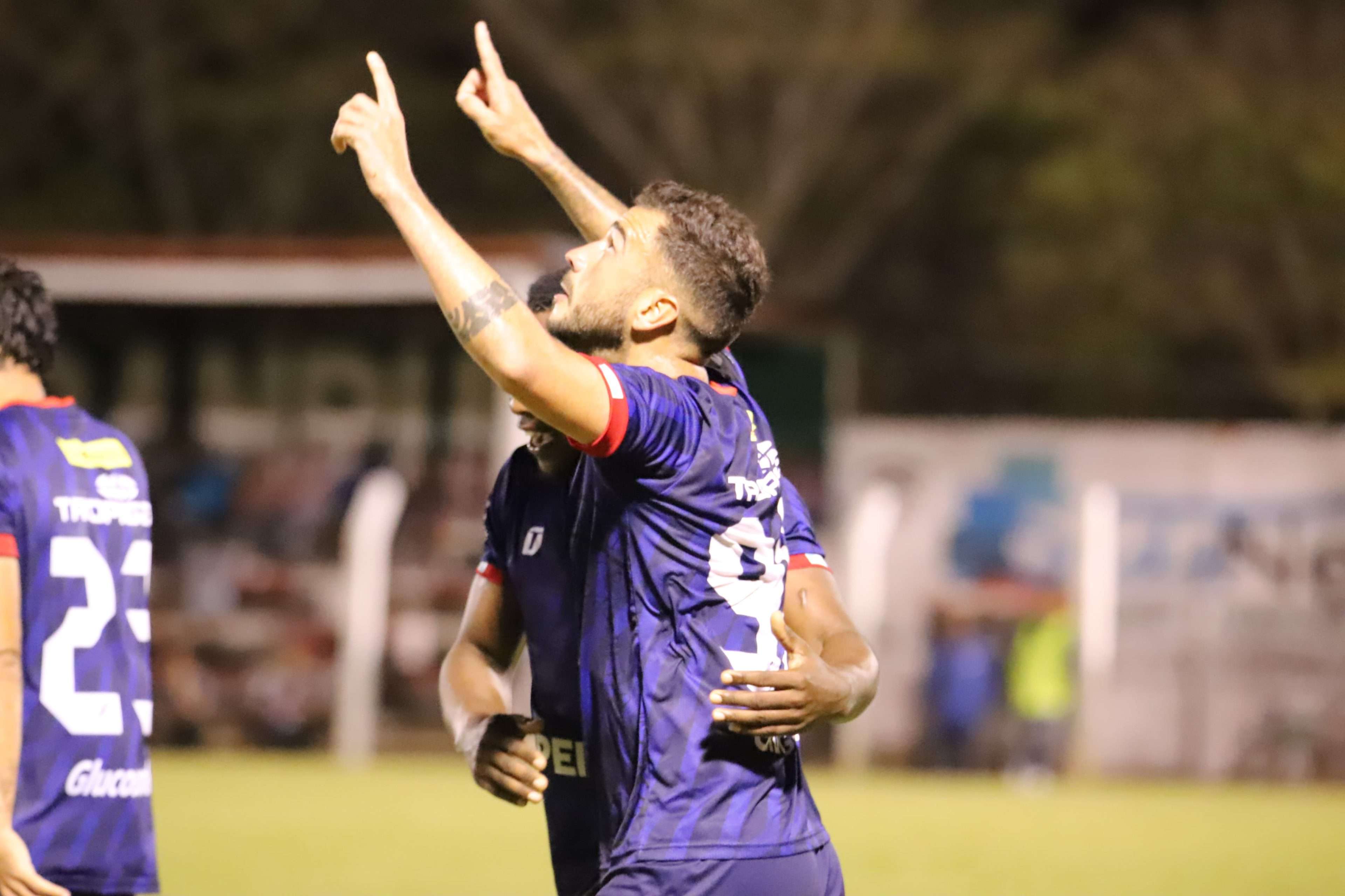 Universidad Grupo "B" Primera División