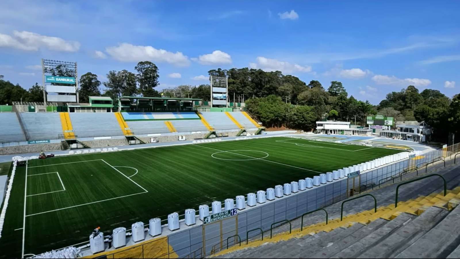 Estadio Cementos Progreso
