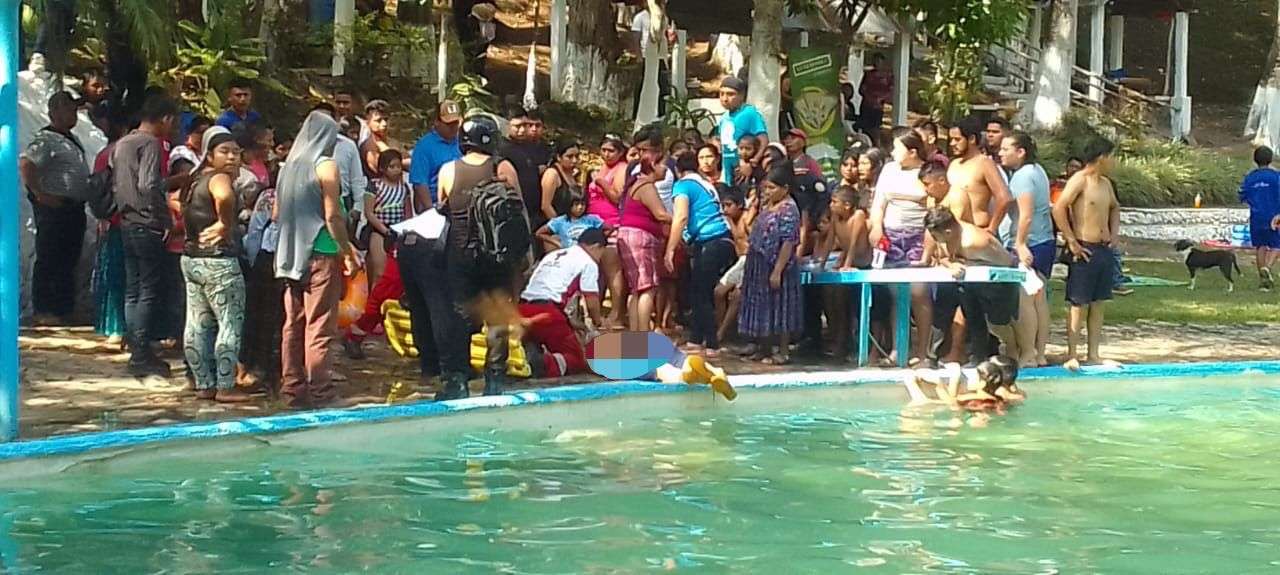 Persona se ahoga balneario de Cobán, Alta Verapaz y su estado de salud es grave