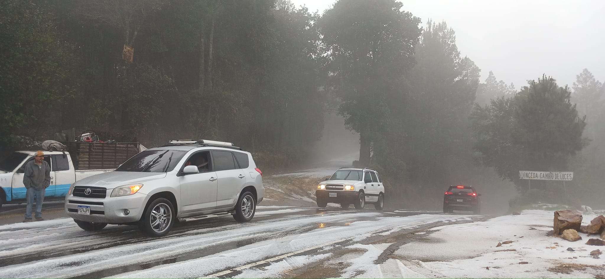EN FOTOS | Cumbre de Cajola, Quetzaltenango, se cubre de granizo