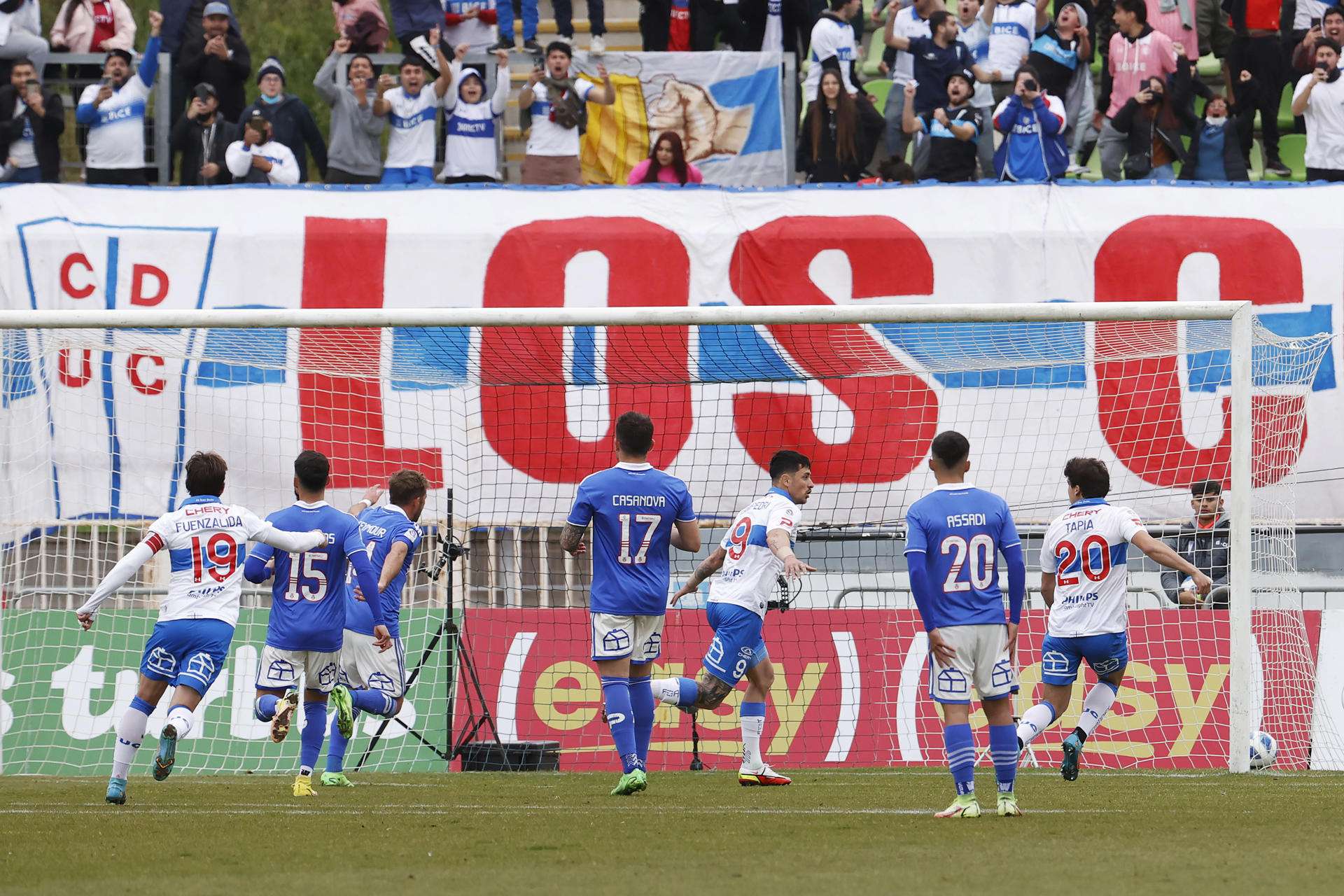 Clásico universitario vuelve al Estadio Nacional con la U de Chile líder y la Católica en racha