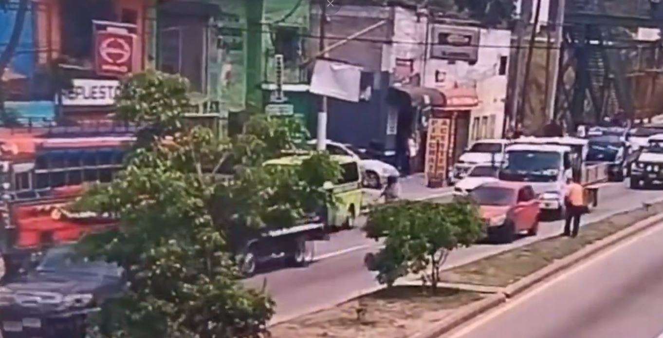 Ataque armado contra bus extraurbano en ruta al Atlántico deja un herido