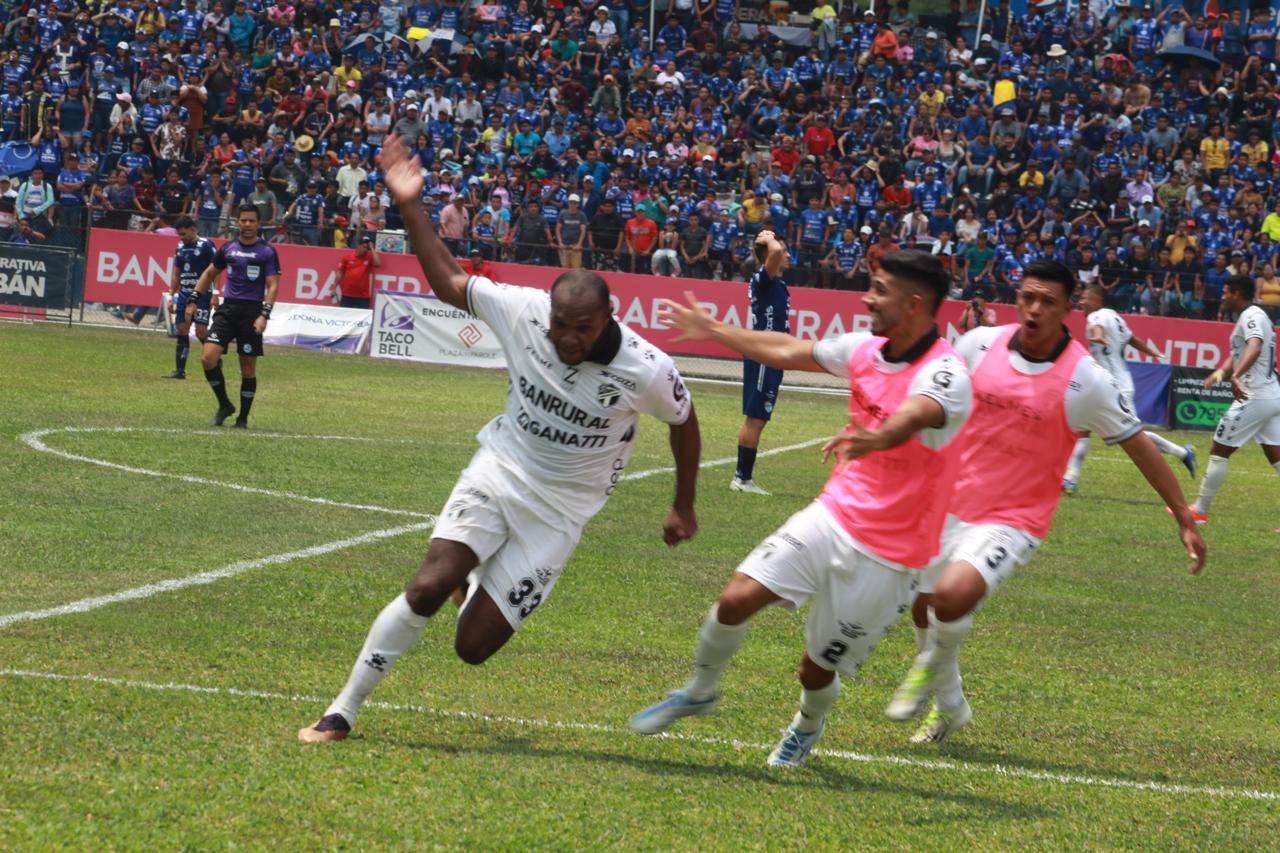 Comunicaciones adiós a Juan y Castrillo