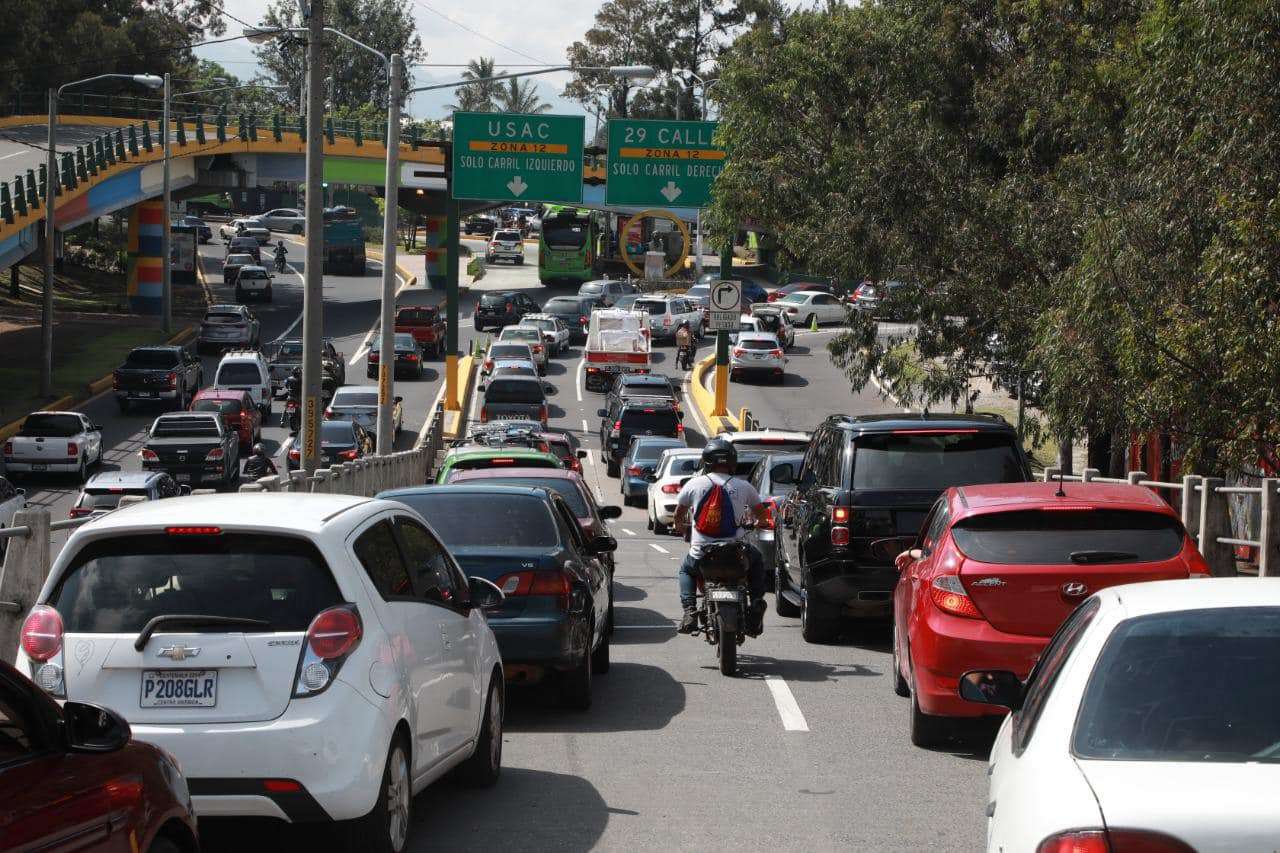 Congestión vehicular se registra en distintas zonas de la capital