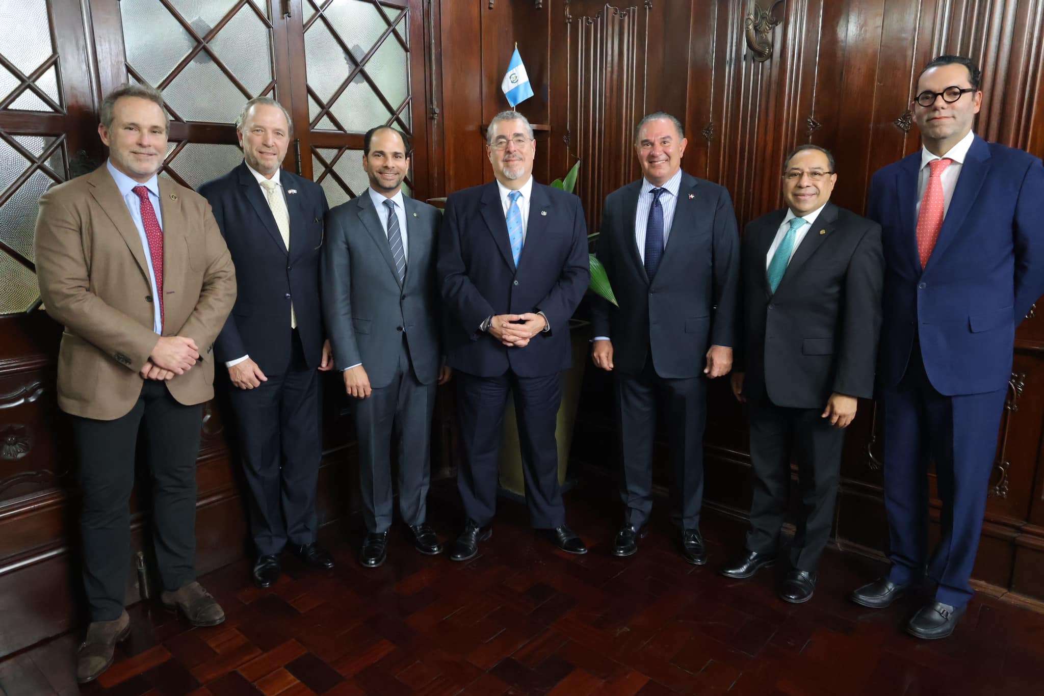 Autoridades trabajan en el fortalecimiento del sector hotelero del país