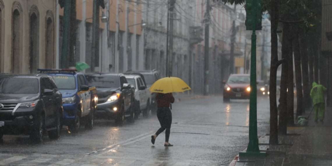 Persiste ambiente cálido y lluvia en varias regiones del país para este 11 de julio