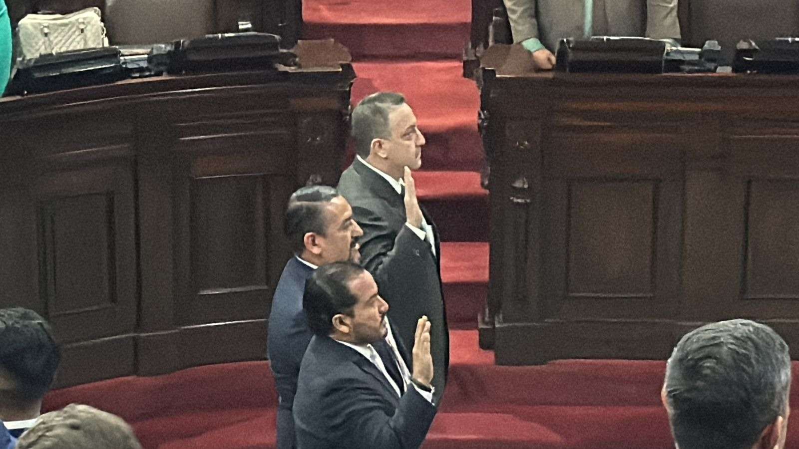 Congreso juramenta a secretario y subsecretario de Conamigua