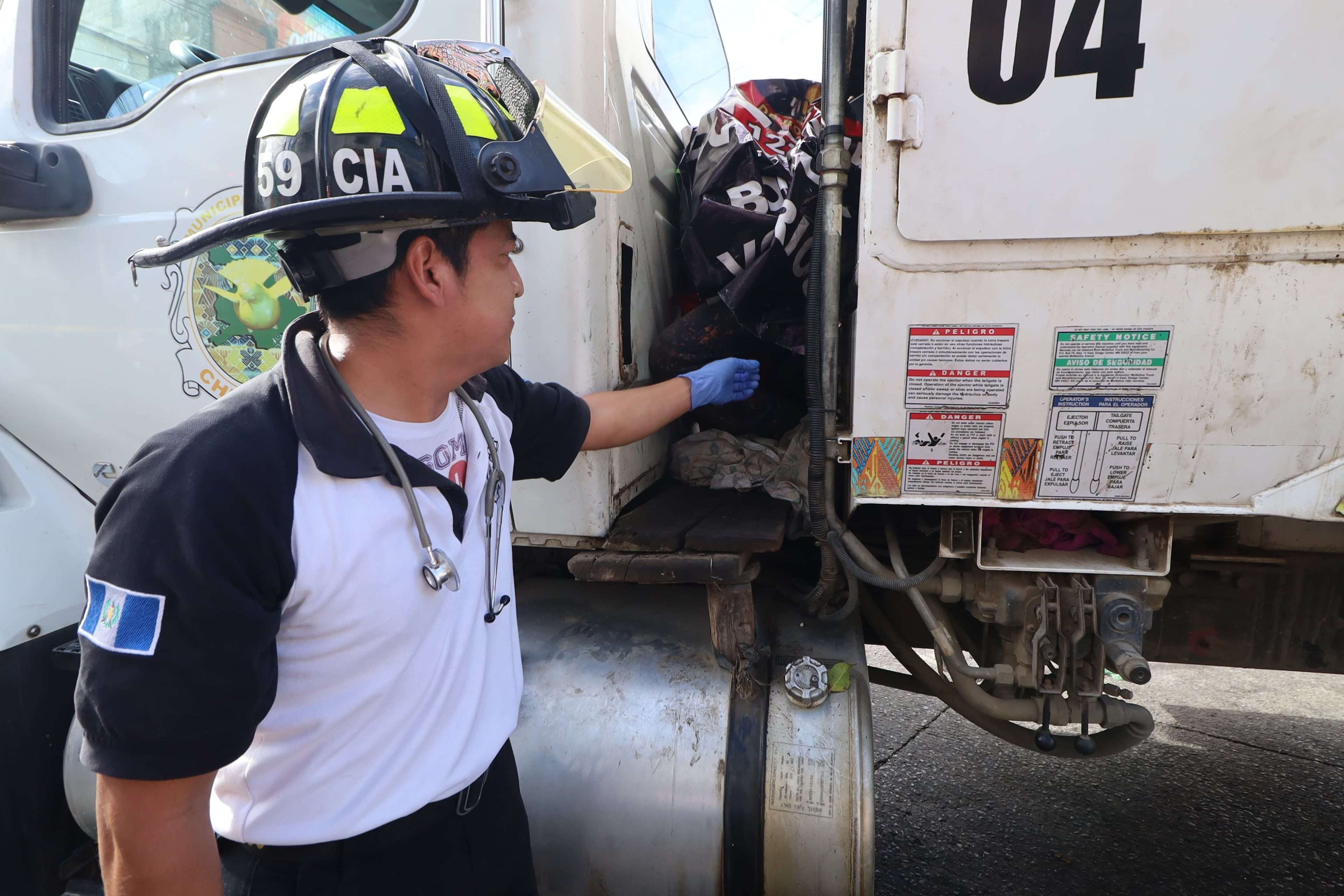 ÚLTIMA HORA | Trabajador de recolección muere al quedar prensado en camión de basura