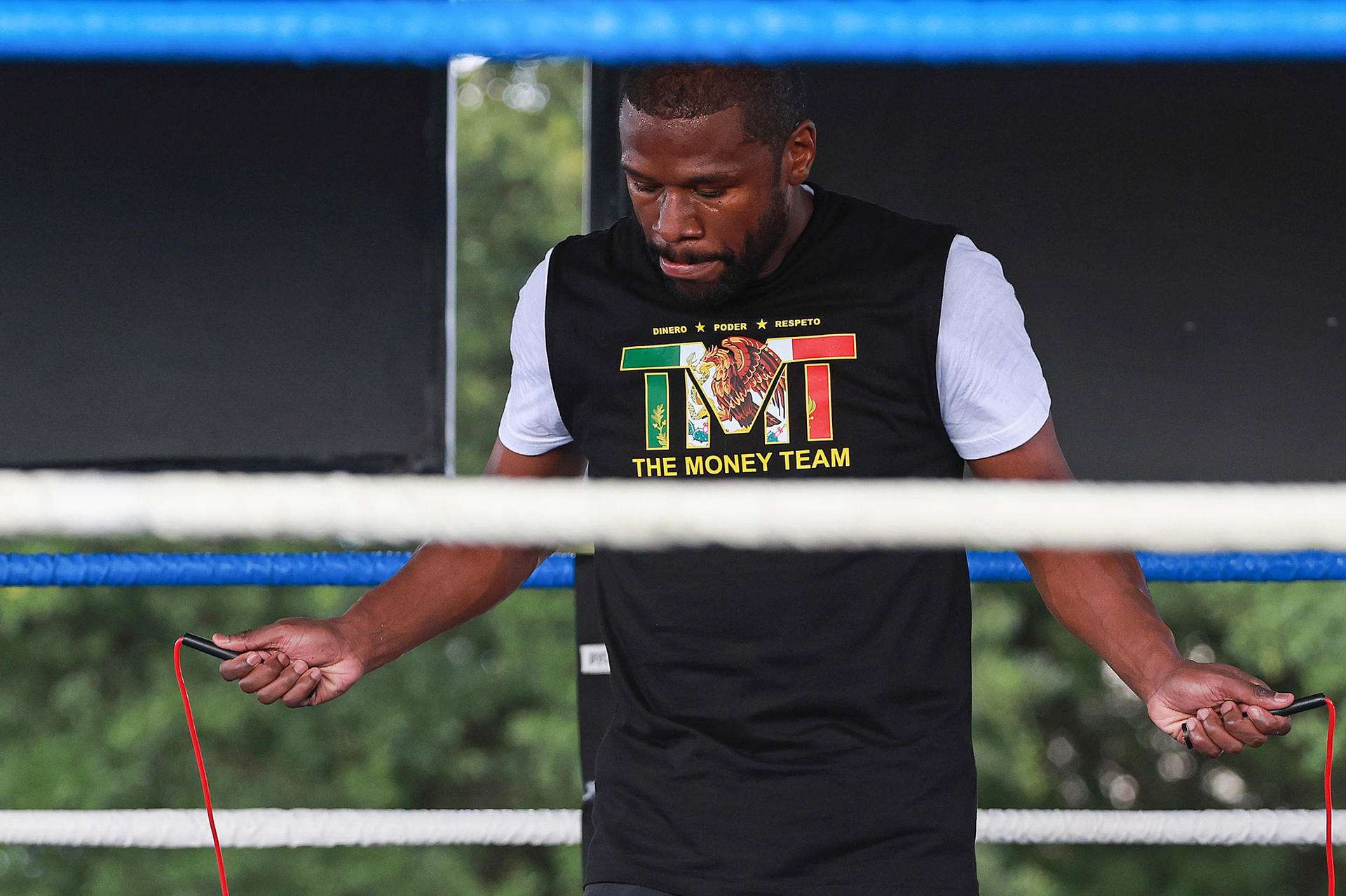 Mayweather reta a Gotti, en una pelea de exhibición en México