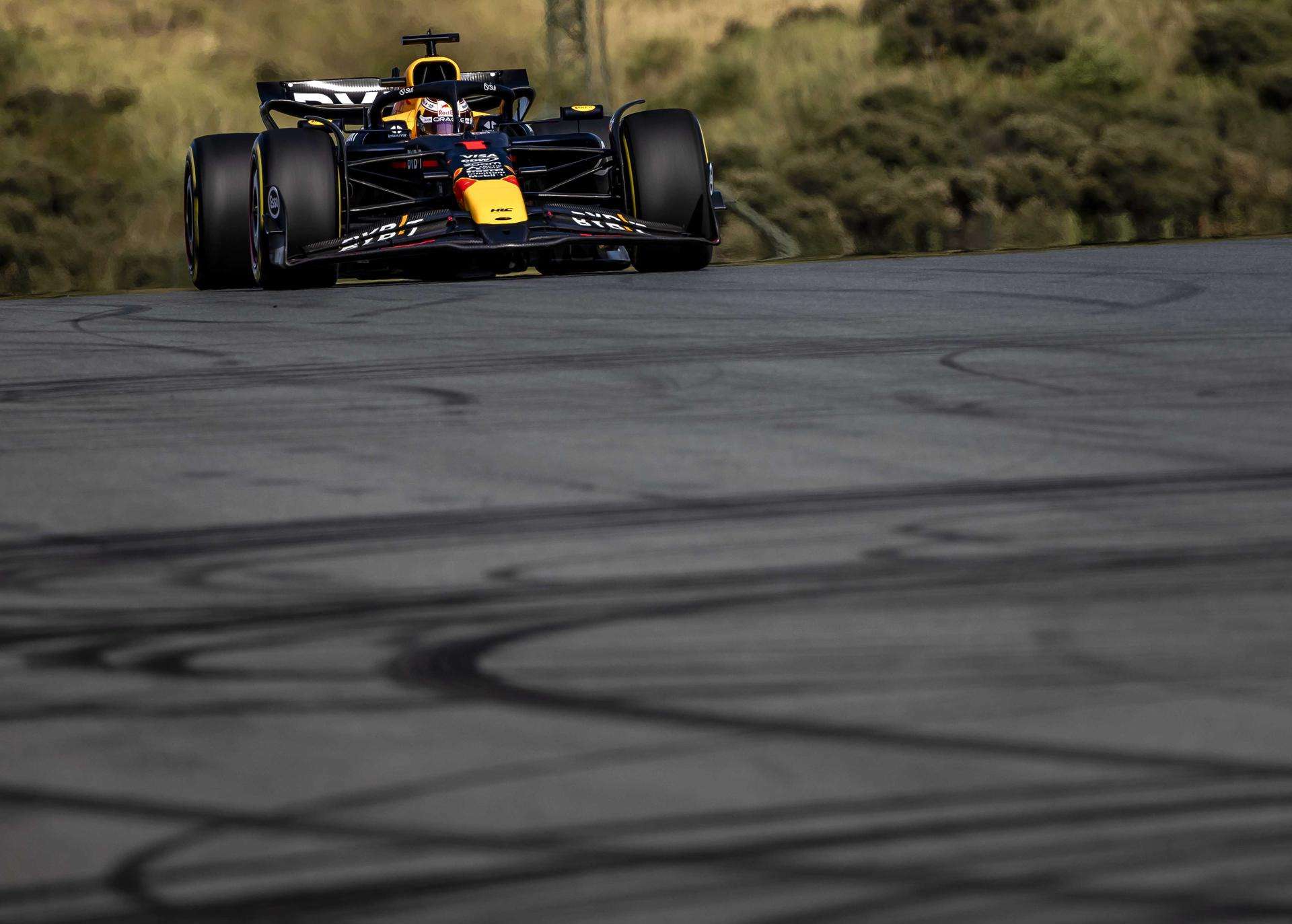 Russell lidera una comprimida segunda tanda de libres en el GP de Países Bajos