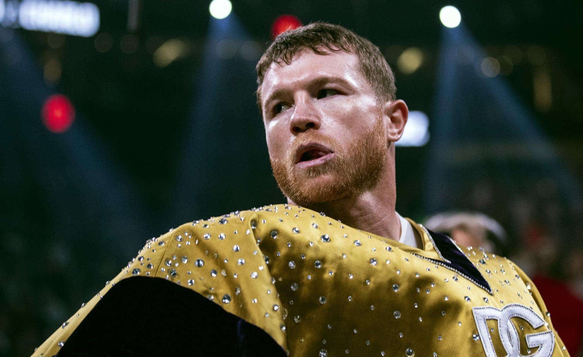 «Canelo» Álvarez defenderá sus títulos ante Berlanga, quien prometió noquearlo