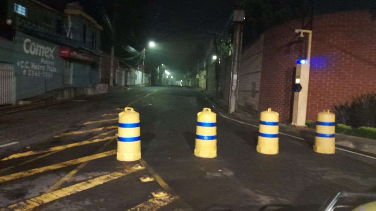 ÚLTIMA HORA | Reportan cierre total en Rotonda Bosque de Las Luces por árboles caídos