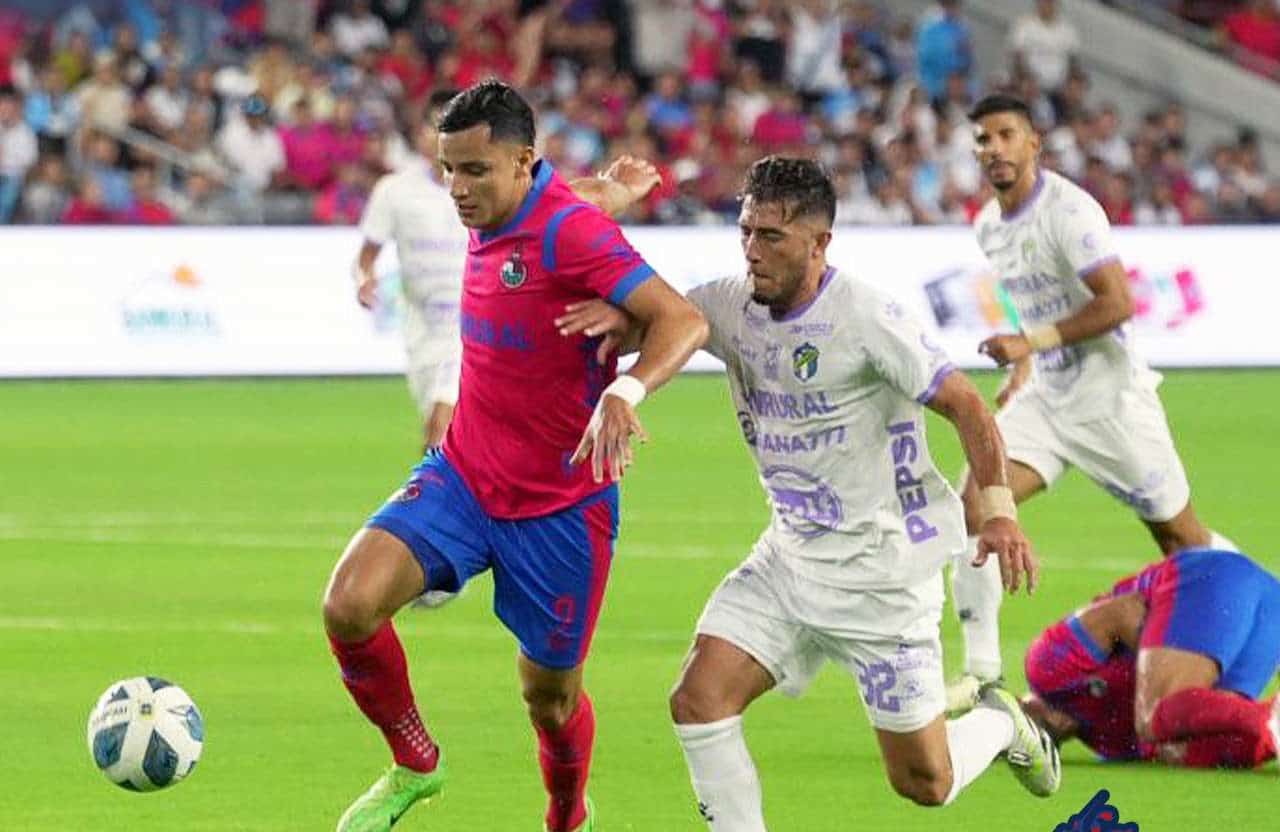 Ya se conoce quién será el árbitro para el clásico entre Cremas y Rojos