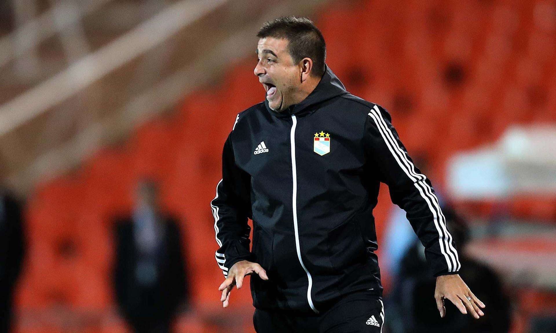 Costa Rica recibe a Guadalupe con la obligación de ganar en nueva etapa de Claudio Vivas