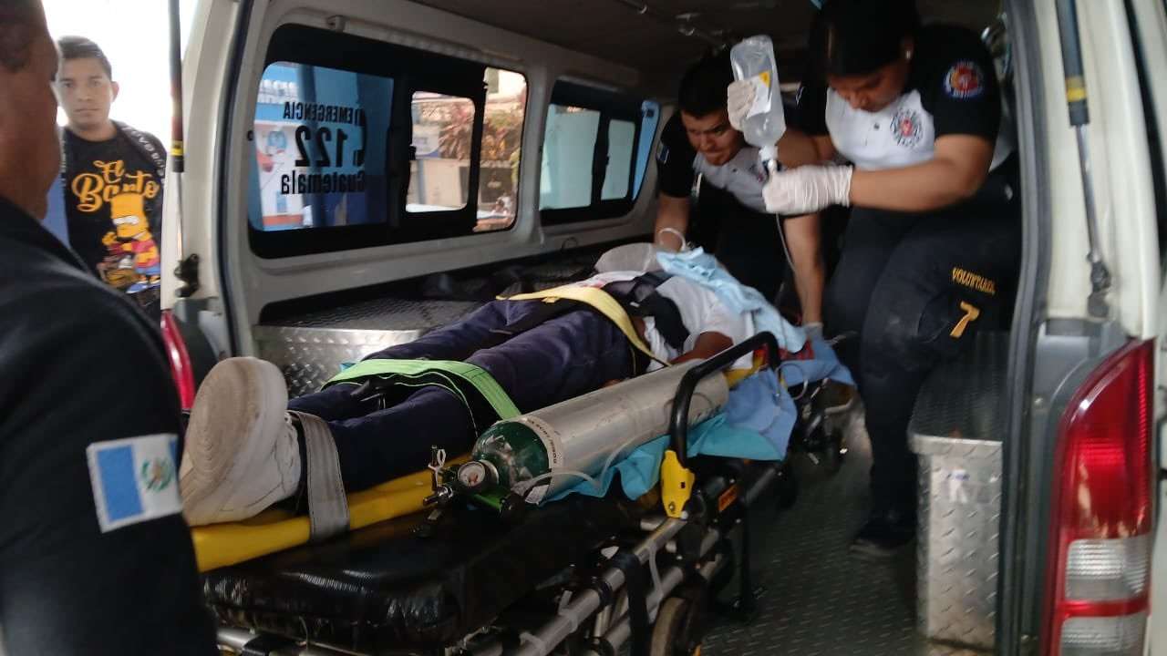 Atacan a balazos a un estudiante en actividad escolar en Quetzaltenango
