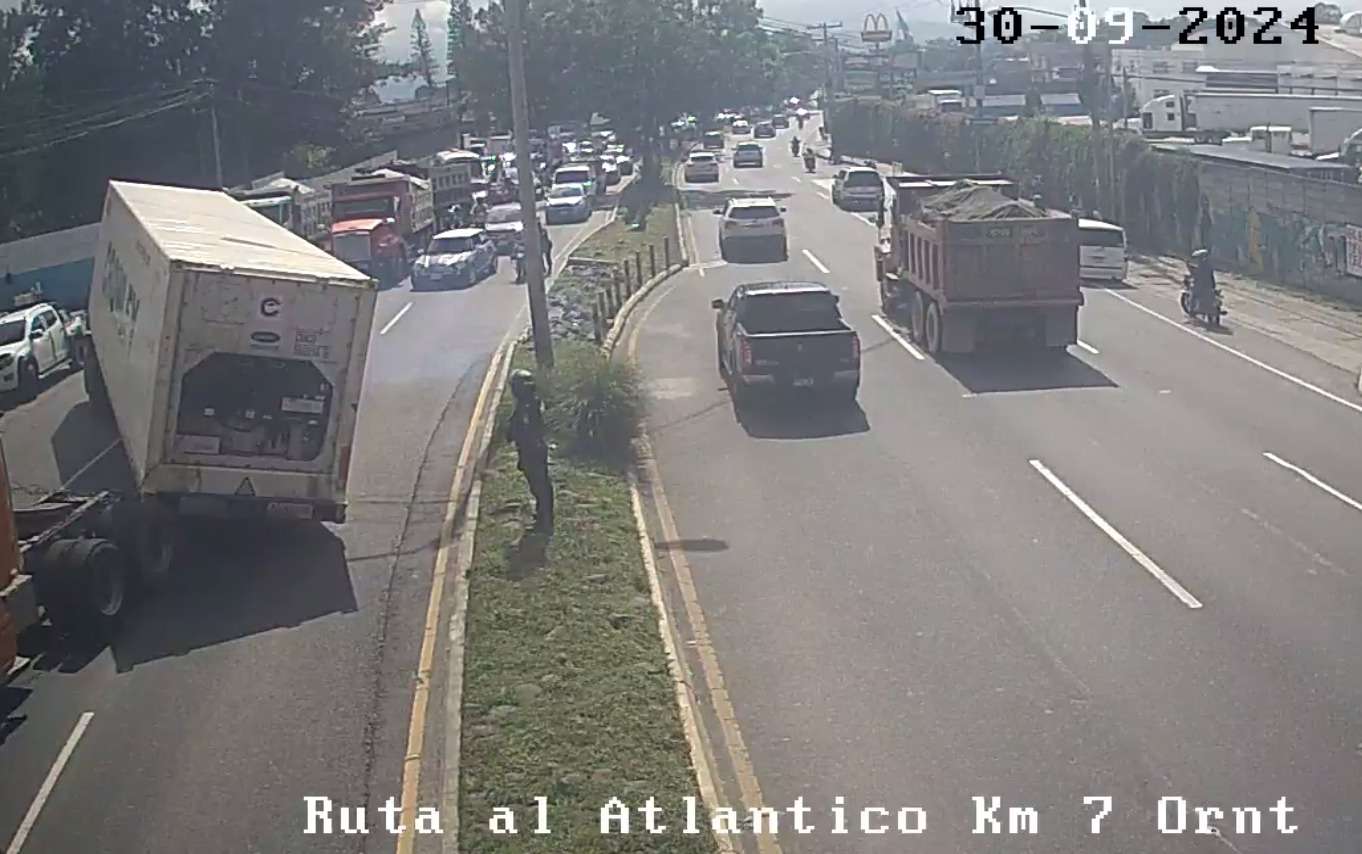 ÚLTIMA HORA | Contenedor se desprende de cabezal en kilómetro 7 de ruta al Atlántico