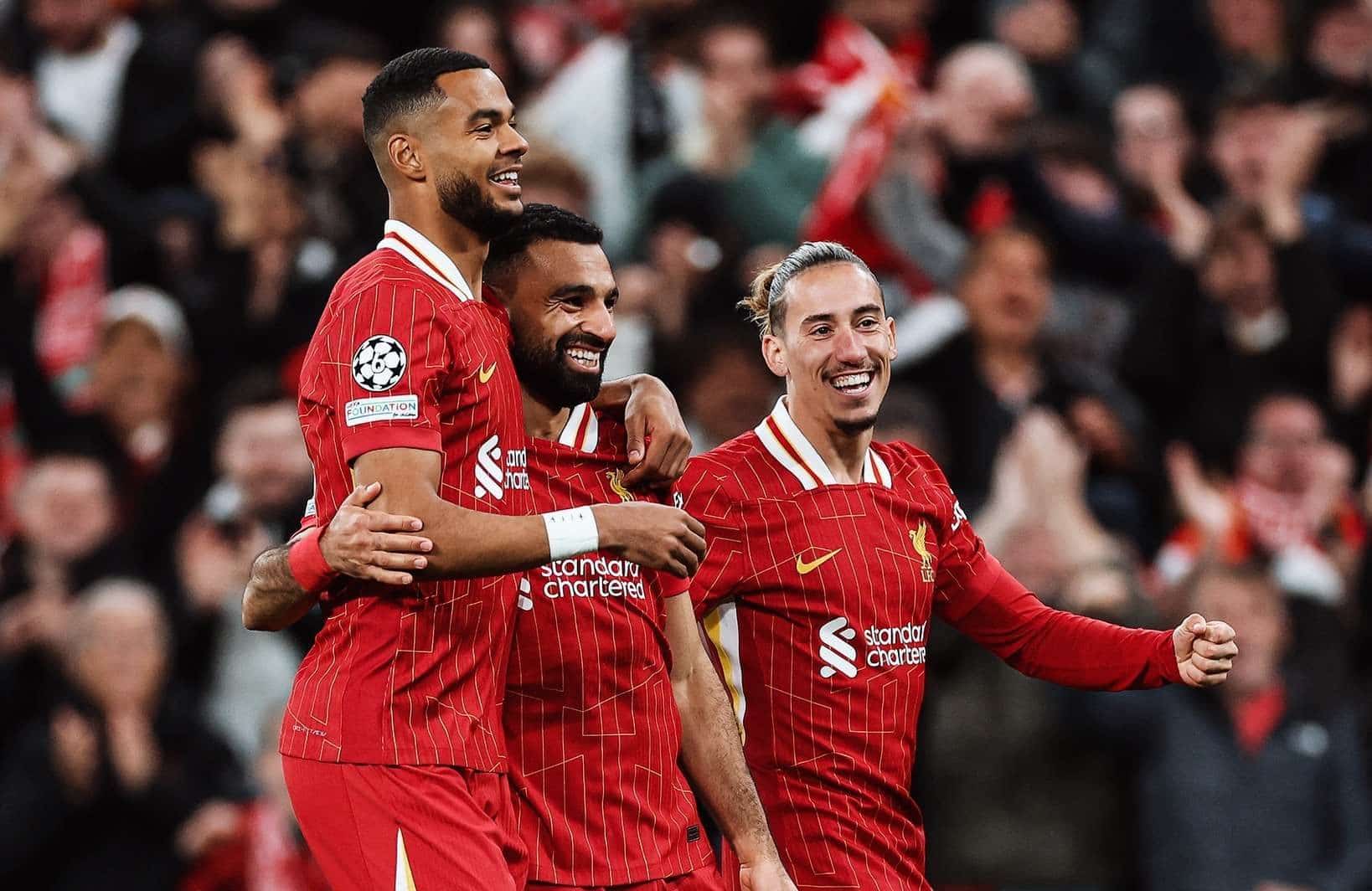 Liverpool domina al Bologna en Anfield con goles de Mac Allister y Salah