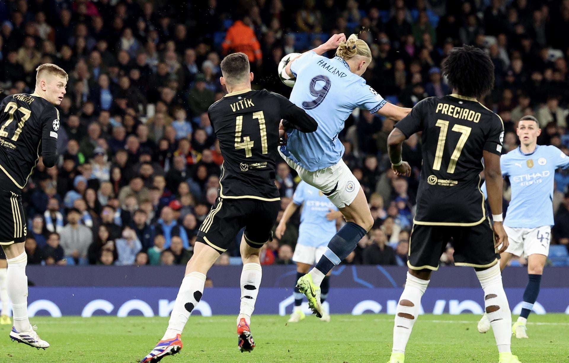 EN VIDEO | Haaland se viste de Ibrahimovic en victoria del City sobre el Sparta