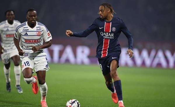 Barcola da aire al nuevo líder de la Ligue 1