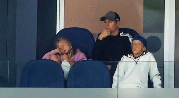 Toni Kroos, ovacionado en su regreso al Bernabéu 125 días después