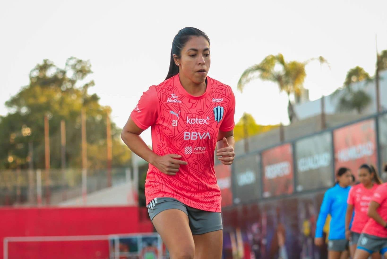 Ana Lucía Martínez y Rayadas inician nuevo reto en el fútbol mexicano