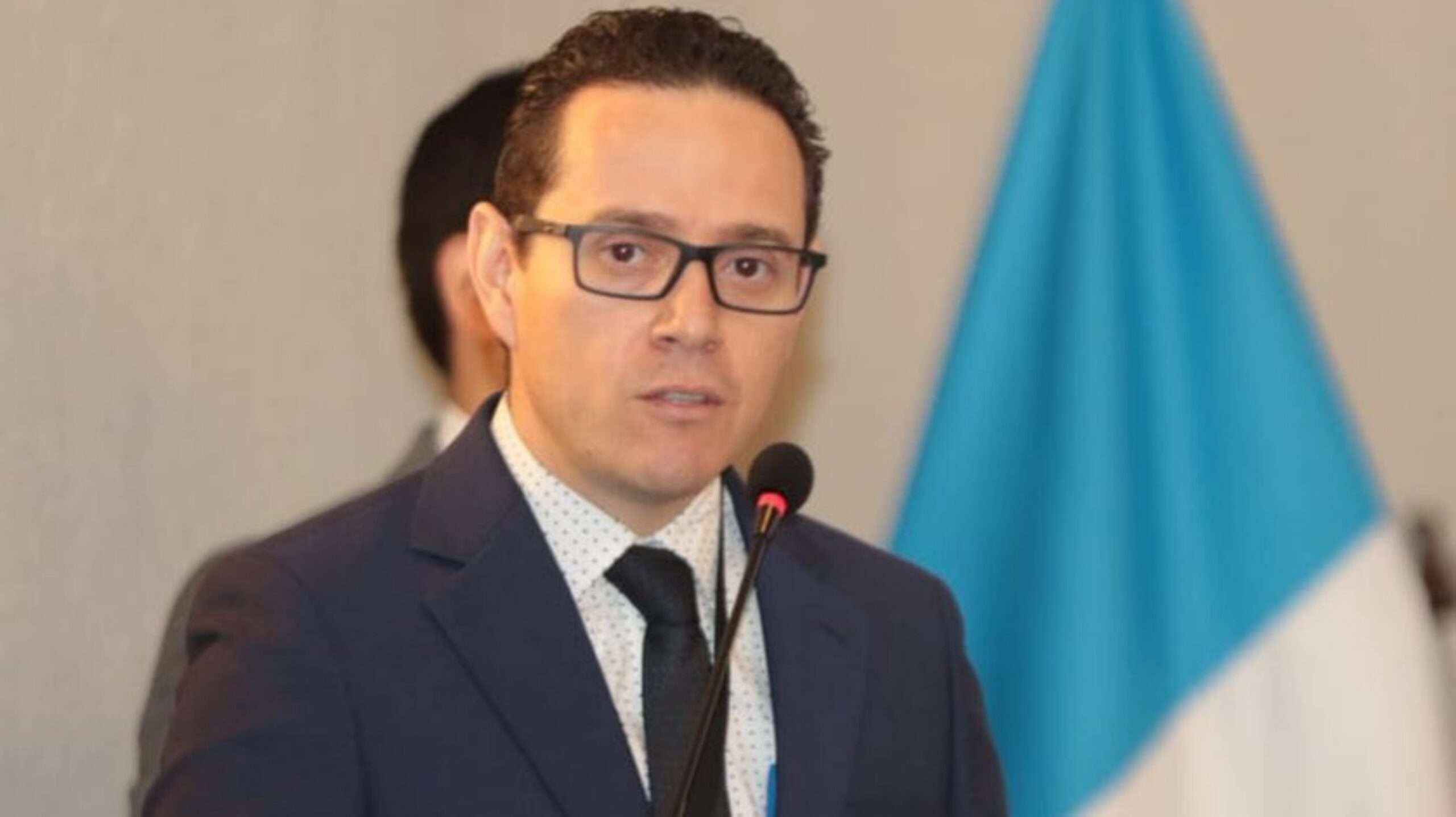 “La ley debe cumplirse”: Angel Pineda responde a críticas sobre allanamientos