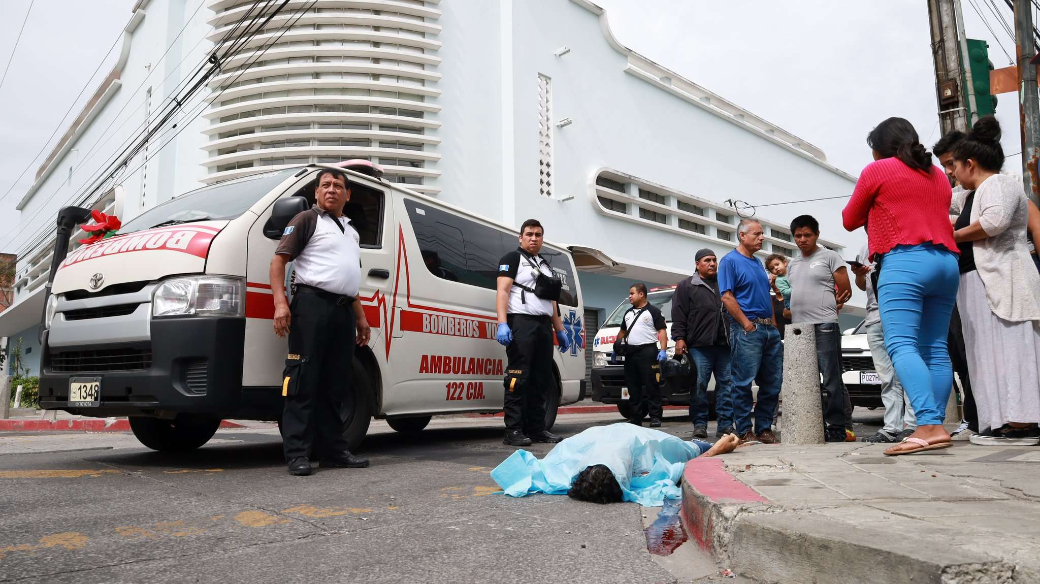 Matan con arma blanca a un hombre en la zona 1