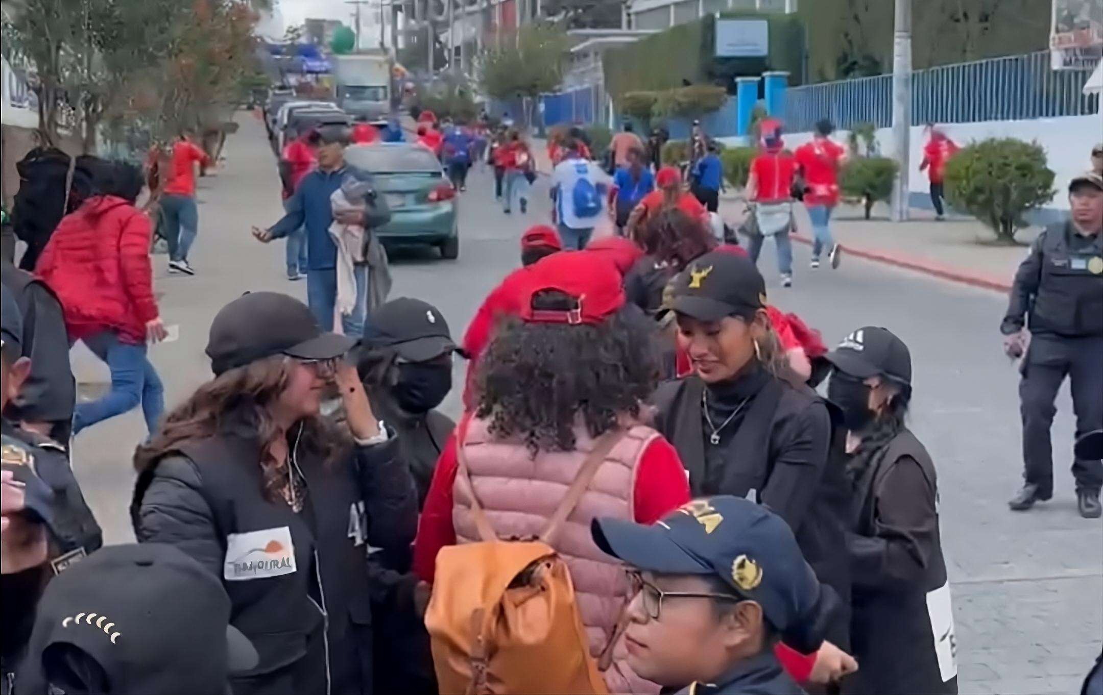 EN VIDEO | Se abren las puertas del Mario Camposeco para la gran final