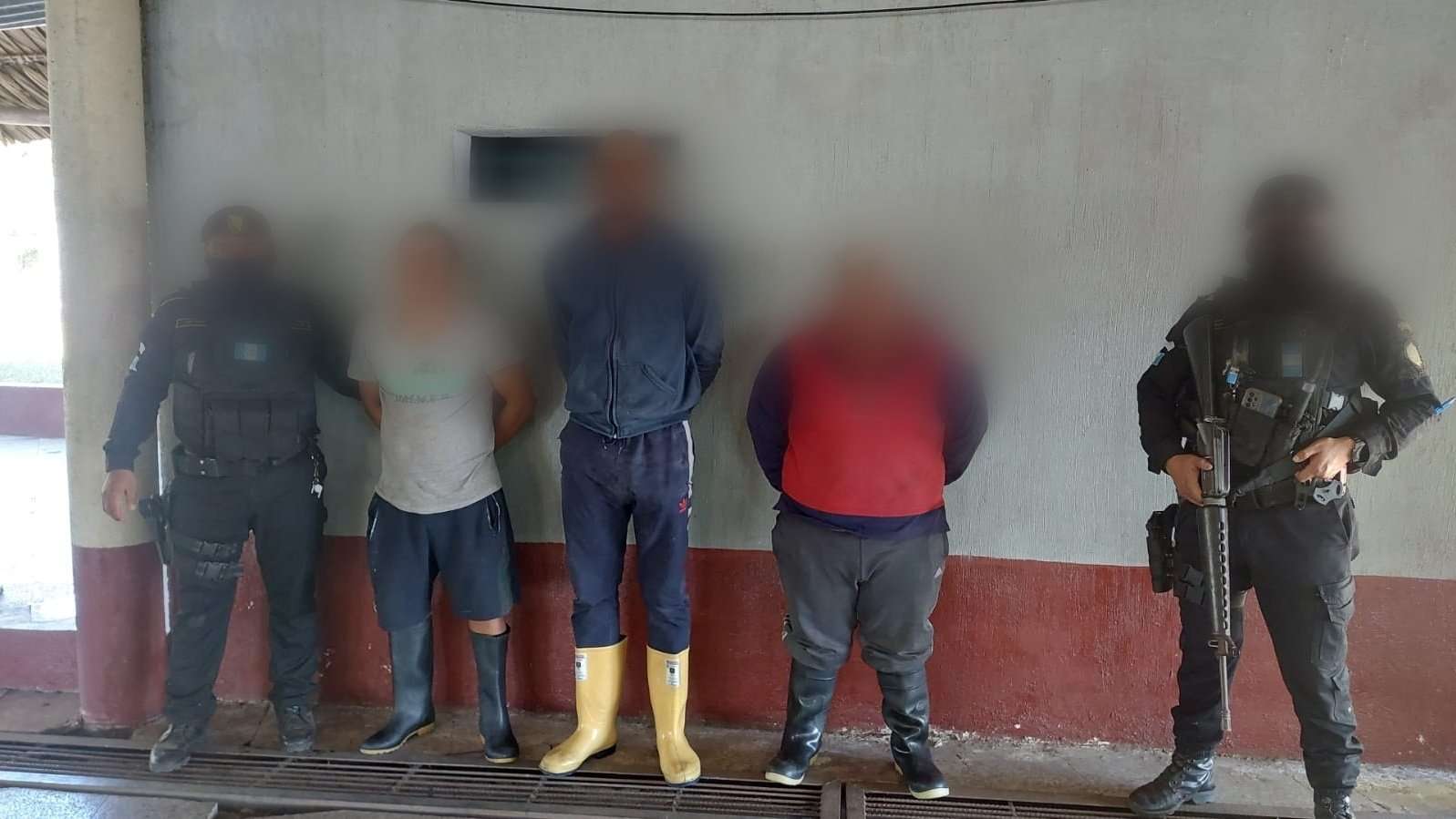 ¿Qué llevaba la lancha? Esto fue lo incautado en el operativo marítimo