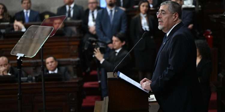 ¡El futuro es de los jóvenes! Proyecto de becas transformará la educación en Guatemala