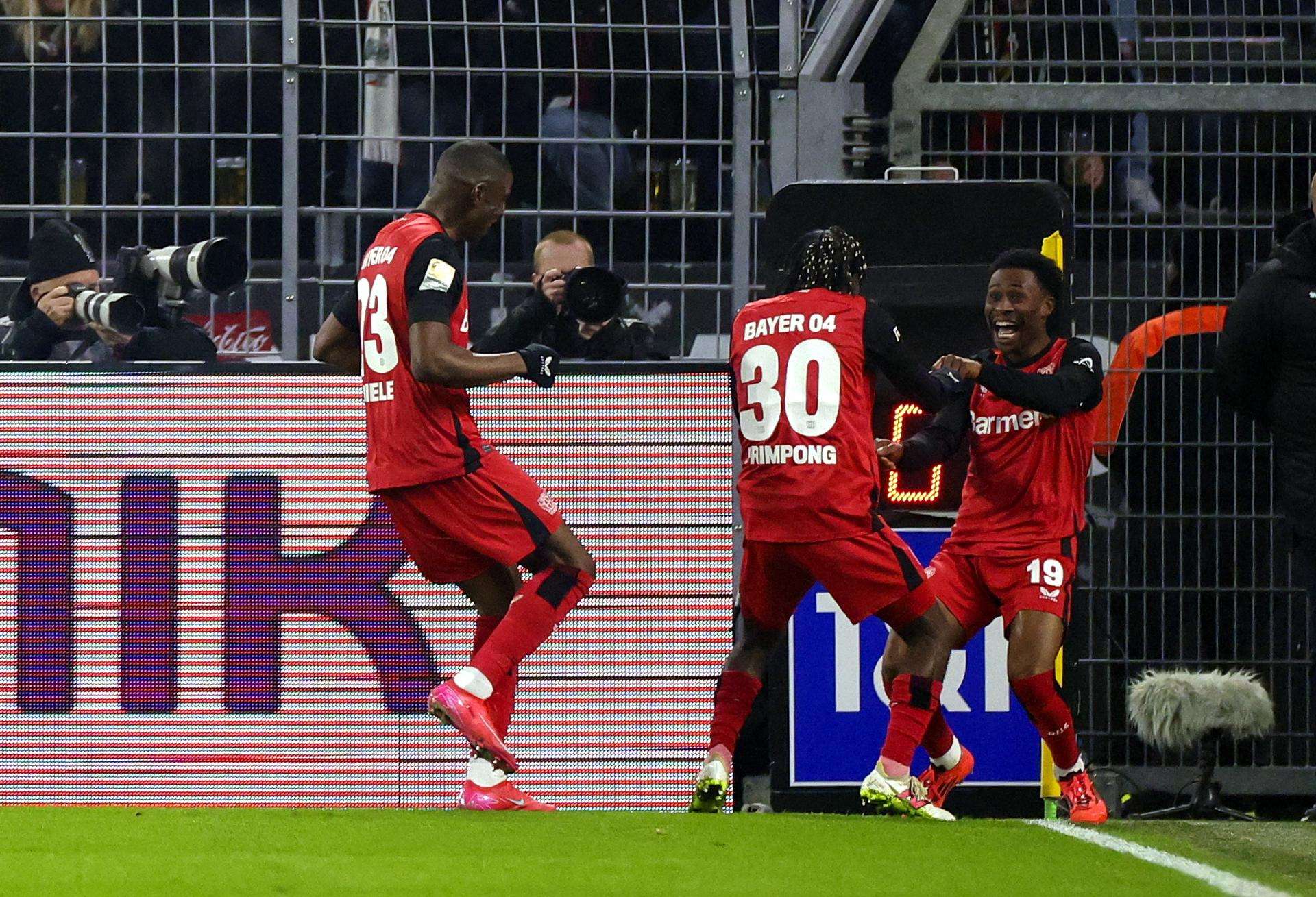 El Leverkusen prolonga su racha victoriosa y amenaza el liderato del Bayern