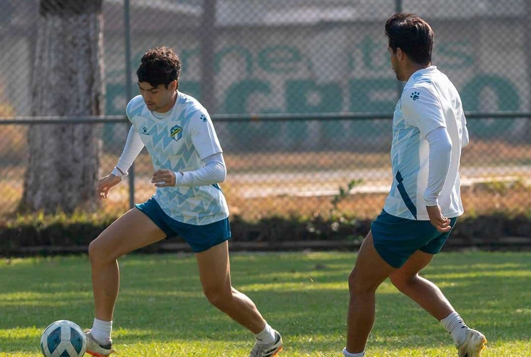 Comunicaciones anuncia fichaje de delantero que ya entrenaba con el plantel