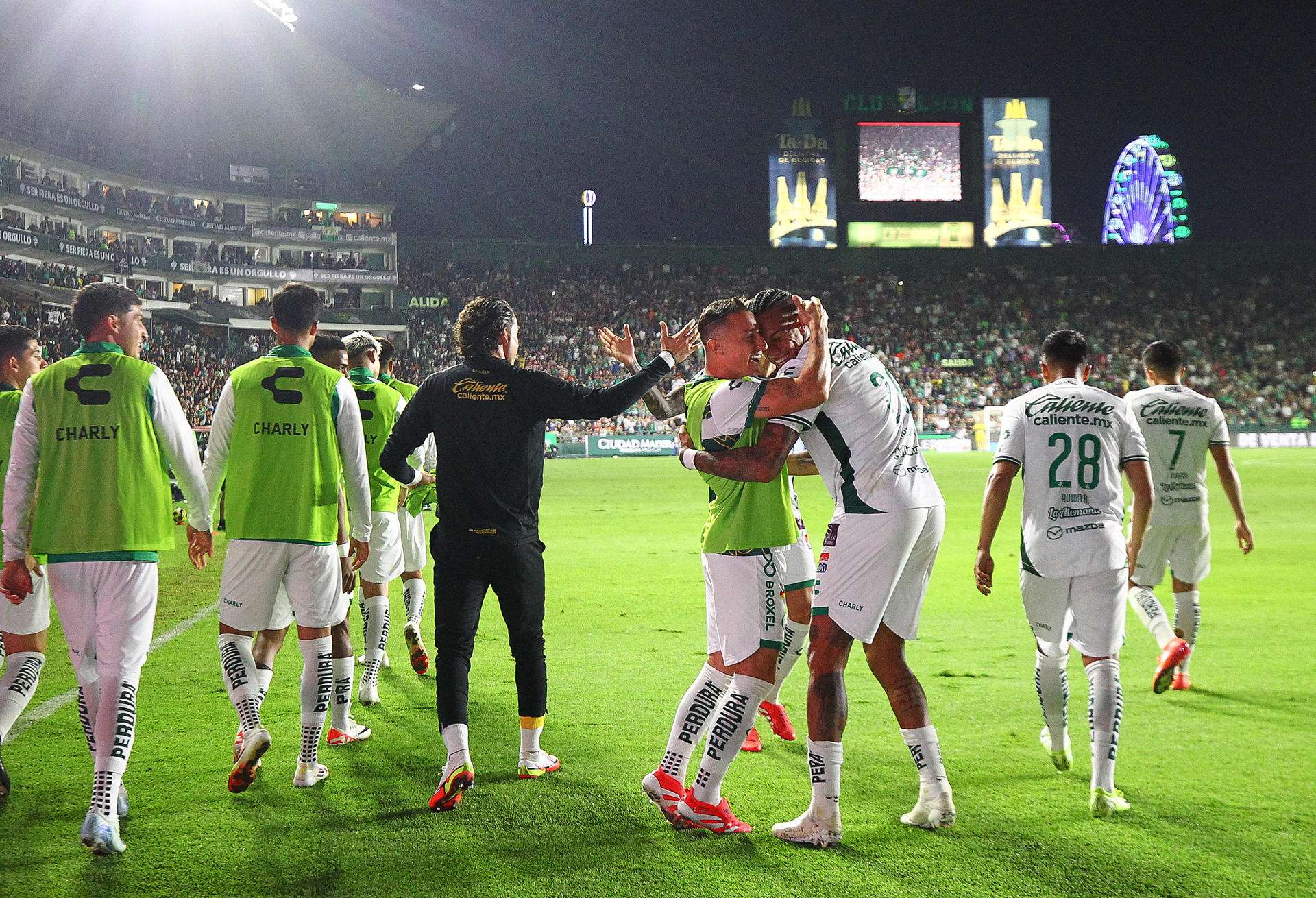 León, sin James en la cancha, vence a Mazatlán y es líder provisional en México