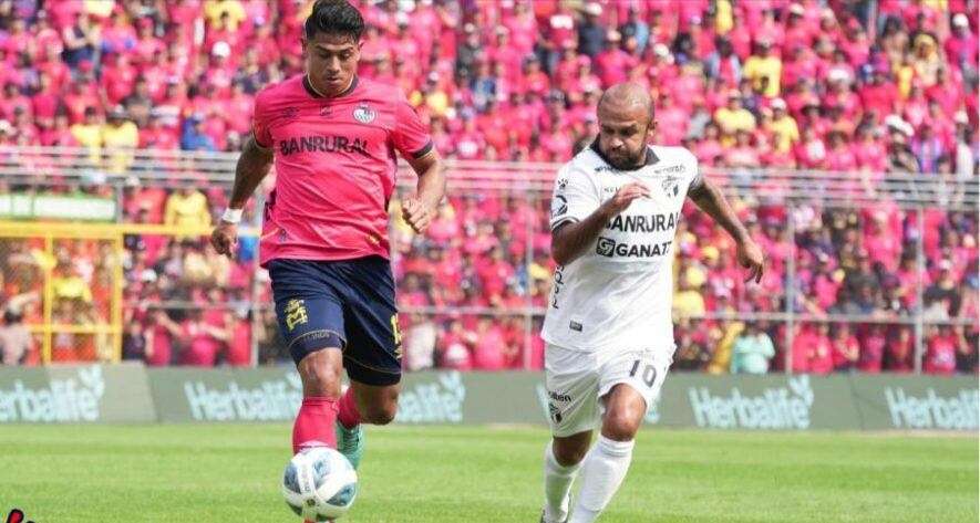 Municipal y Comunicaciones juegan el Clásico 332 de la historia