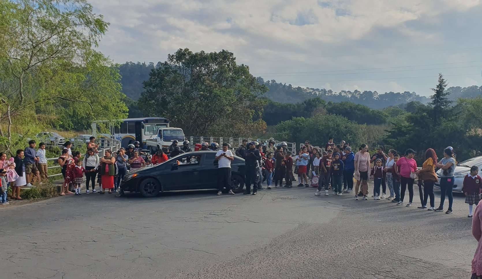 ÚLTIMA HORA | Bloqueo en puente La Prosperidad afecta el tránsito en Villa Nueva