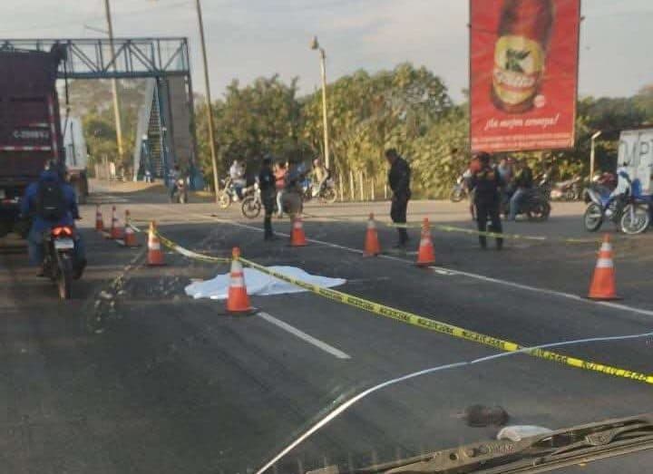 Cierre total en autopista Puerto Quetzal tras accidente en km 93