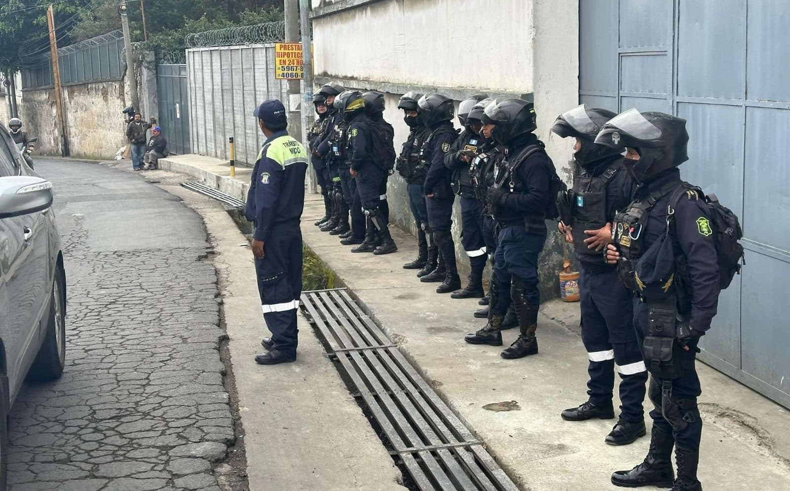 Actualización | Con escolta: Así regresa el transporte a Mixco