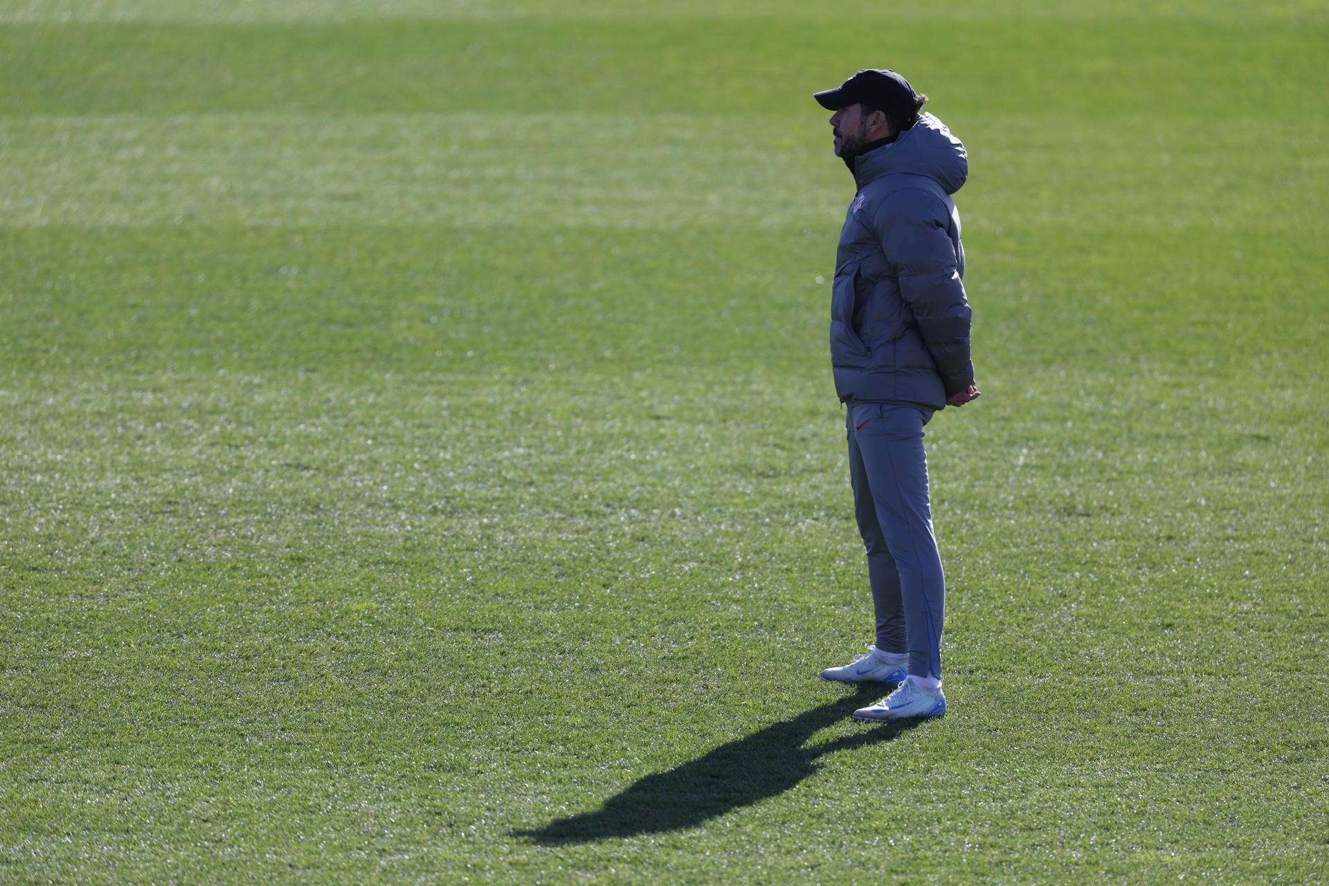 Simeone concentra a 24 jugadores para el derbi, con Riquelme y sin Le Normand