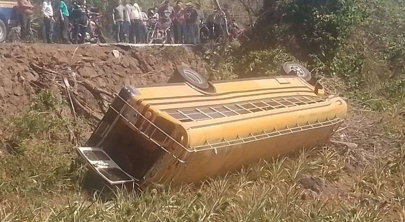¿Por qué circulaba un bus sin licencia? DGT se pronuncia sobre accidente de bus en Villa Canales