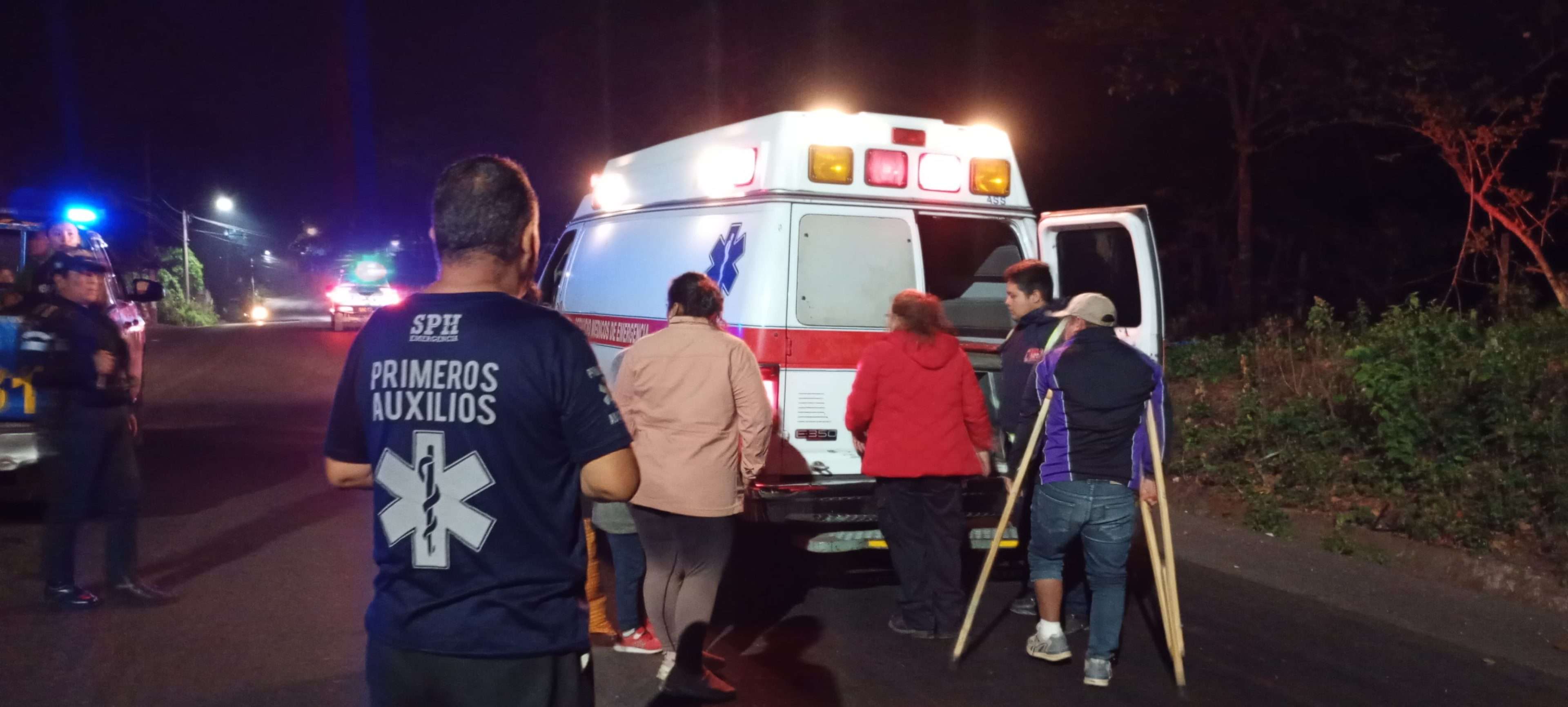 Continuan evacuaciones preventivas en comunidades cercanas al Volcan de Fuego