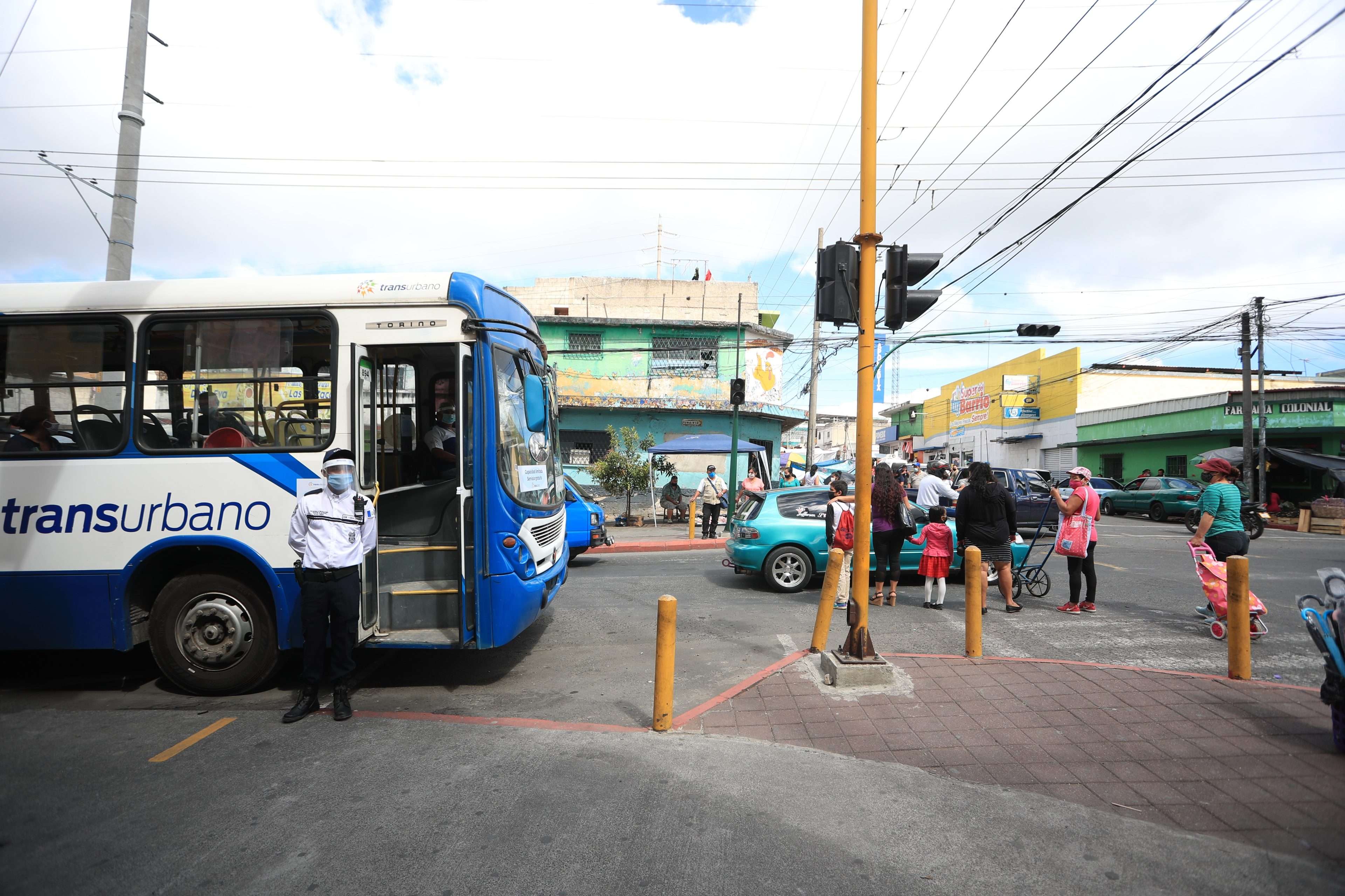 ¿Qué está pasando con el transporte en la zona 18 y qué solución dio la Municipalidad?